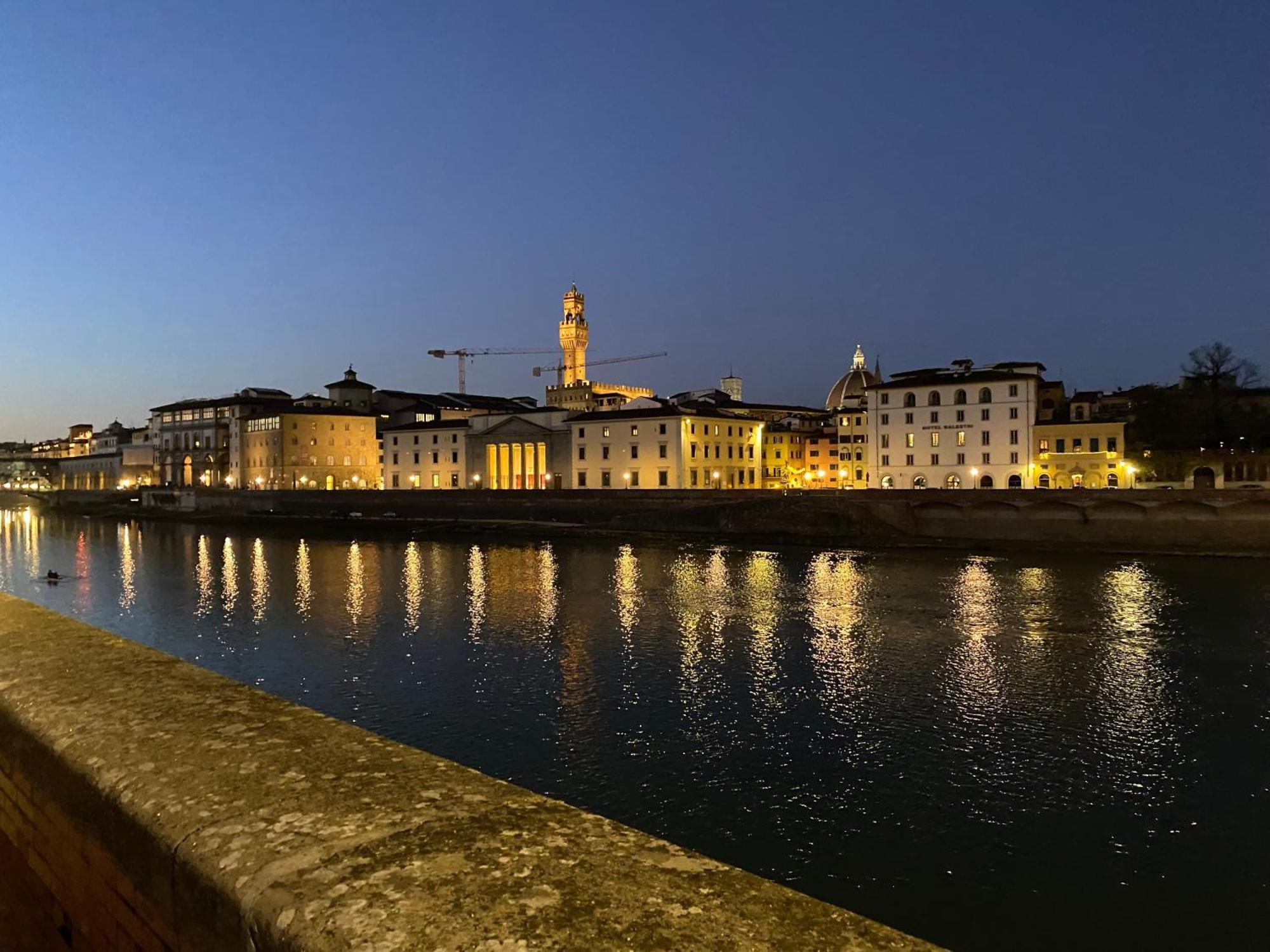 Un Bacio A Firenze Apartment Bagian luar foto
