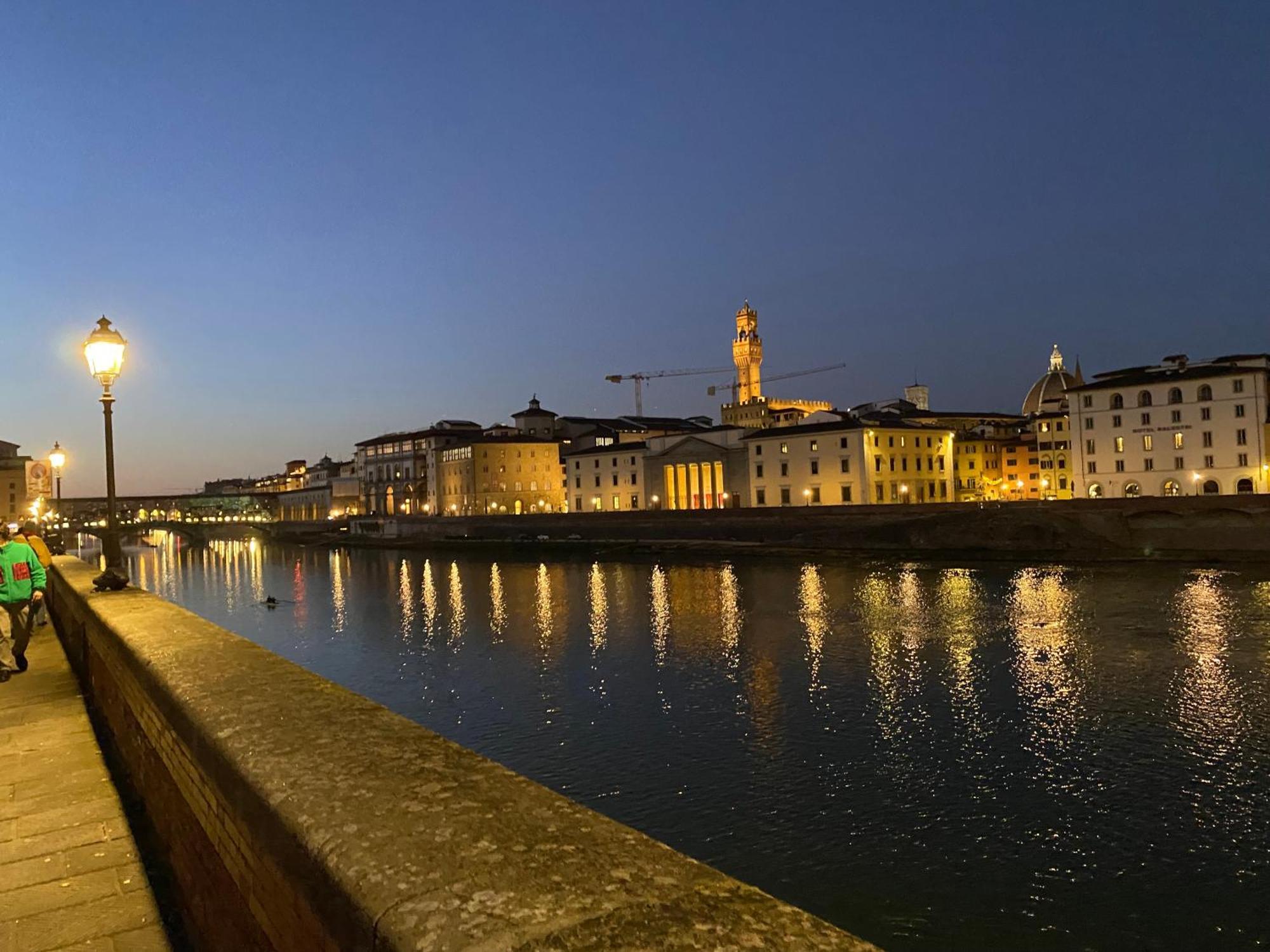 Un Bacio A Firenze Apartment Bagian luar foto
