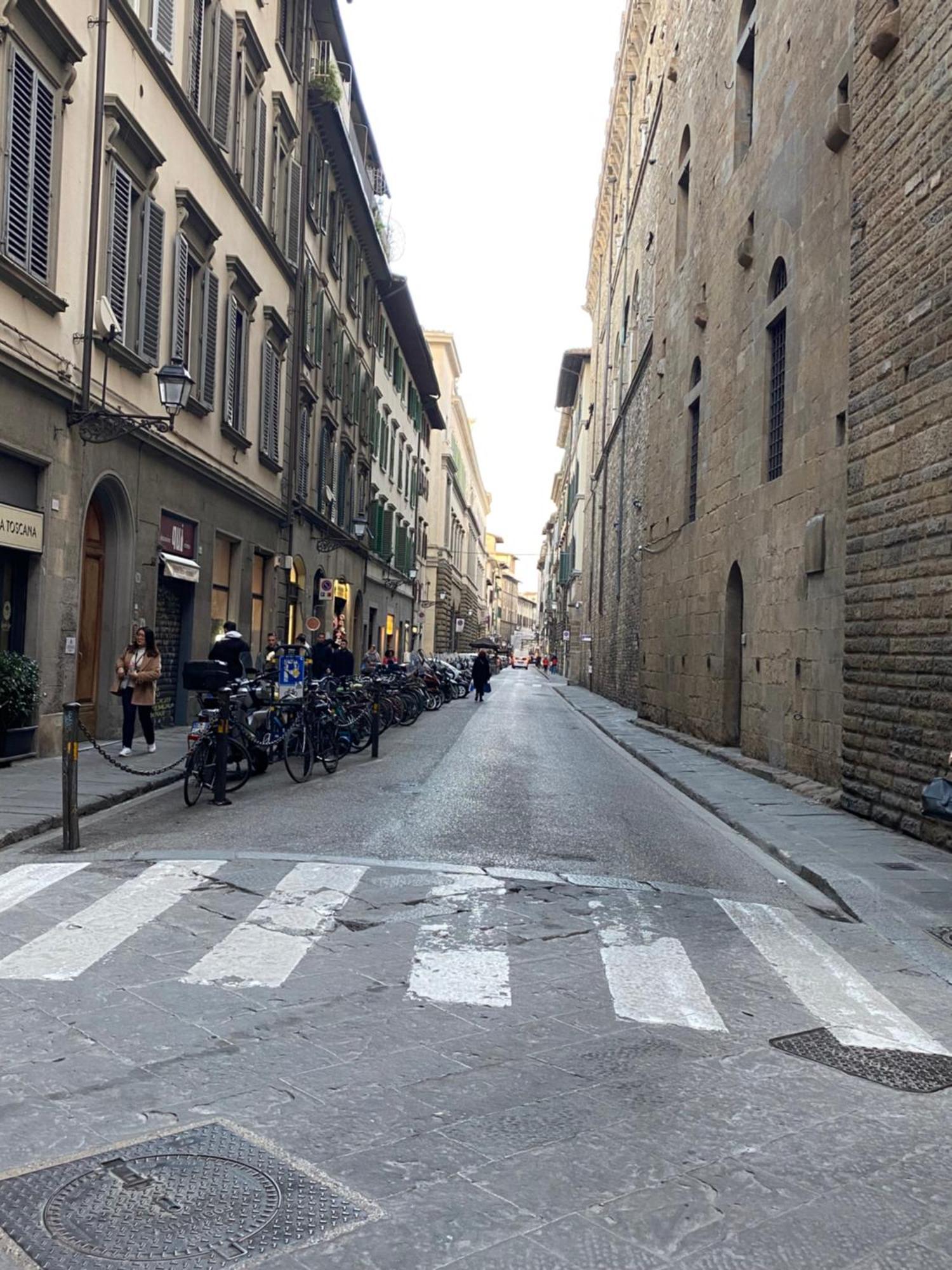 Un Bacio A Firenze Apartment Bagian luar foto